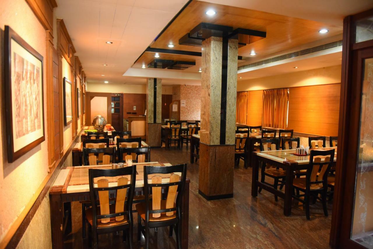 Отель Chendhoor Residency Tiruchirappalli Экстерьер фото