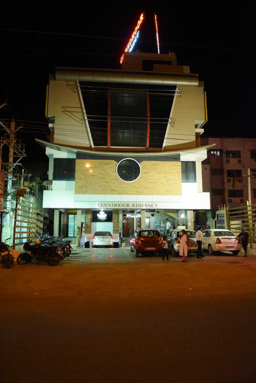 Отель Chendhoor Residency Tiruchirappalli Экстерьер фото